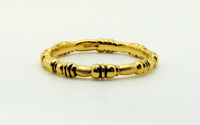 R116
“Spindle” 18K band, 2.5mm wide. Immediately available in size 7.
$990.00
