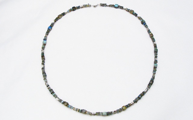 Q3P
Labradorite and platinum necklace, 20 platinum beads and clasp, 27” long.
$4,030.00
