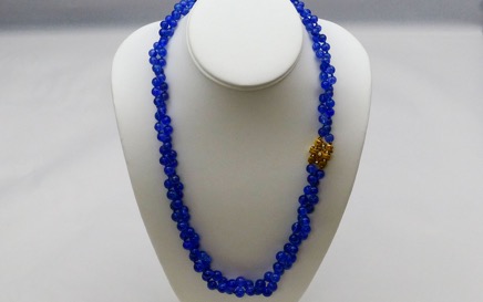 Tanzanite-beads-on-neck-display.jpg