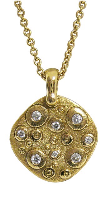 #M-66D
“Stingray” pendant in 18K yellow gold with 8 diamonds of 0.18 ct total (F-G/VVS). Size is 17 mm, not including bail.
$1,925.00
(Price does not include a chain. This item is available in-store.)
