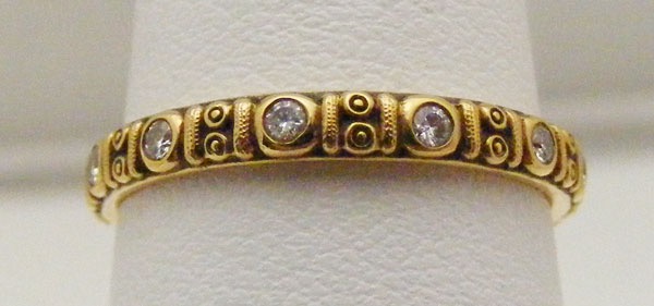 R73R
“Circle”, 18K rose gold, 2.5 mm, .16 ctw diamonds, in store in size 6
$2,325
